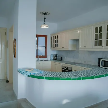 Refurbished First Line Reformado La Primera Linea Del Maar