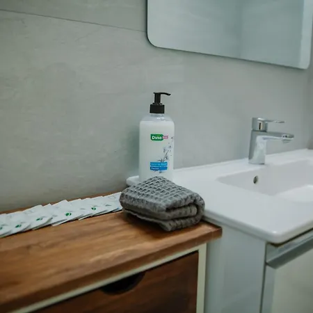 Newly Refurbished First Line Ricien Reformado La Primera Linea Del Maar Acantilado de los Gigantes