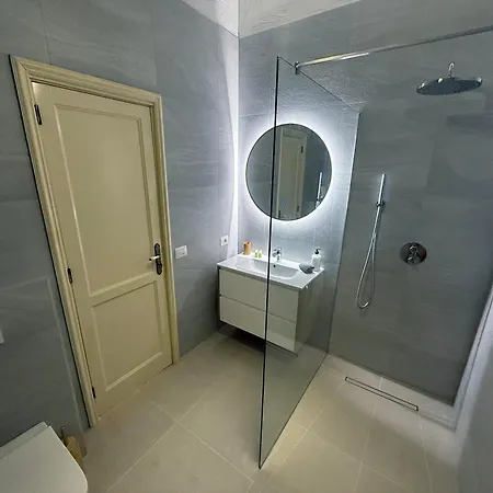 Newly Refurbished First Line Ricien Reformado La Primera Linea Del Maar * Акантиладо-де-Лос-Хигантес