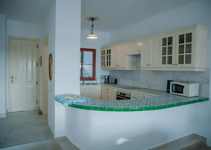 Refurbished First Line Reformado La Primera Linea Del Maar